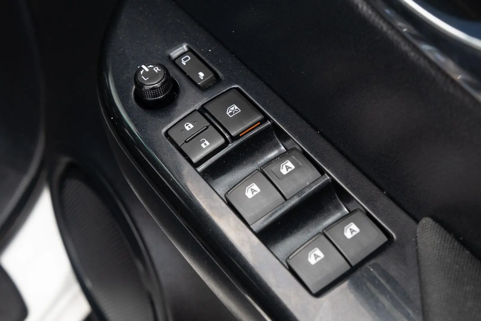 2022 Toyota Hilux Gallery Image 18