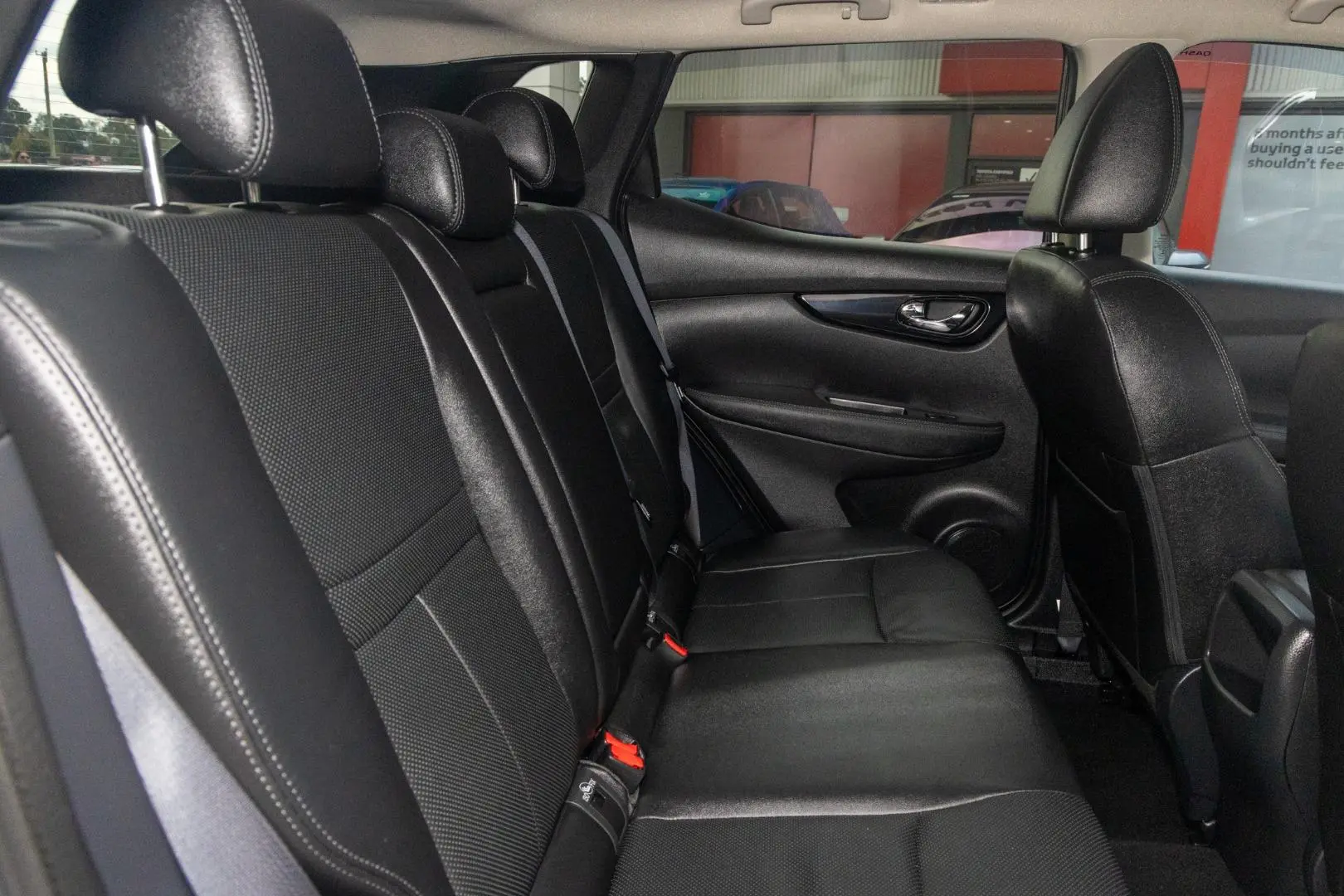 2016 Nissan QASHQAI Gallery Image 9