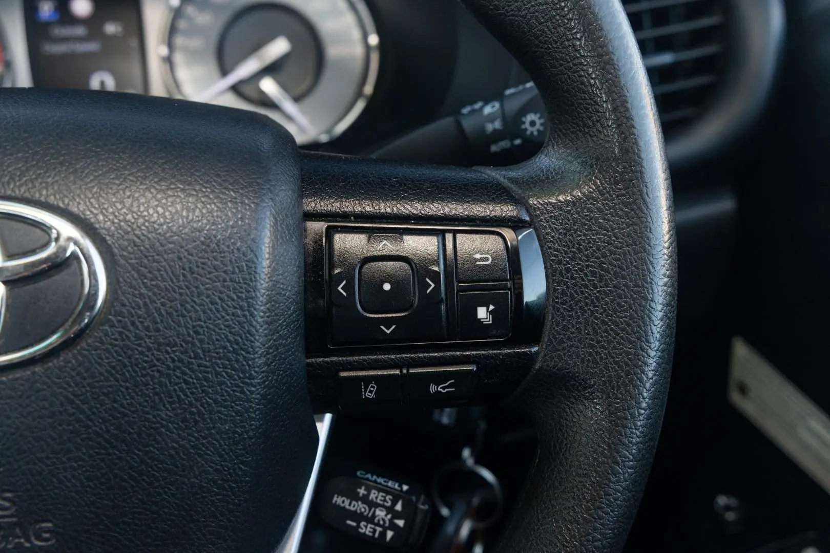 2021 Toyota Hilux Gallery Image 12