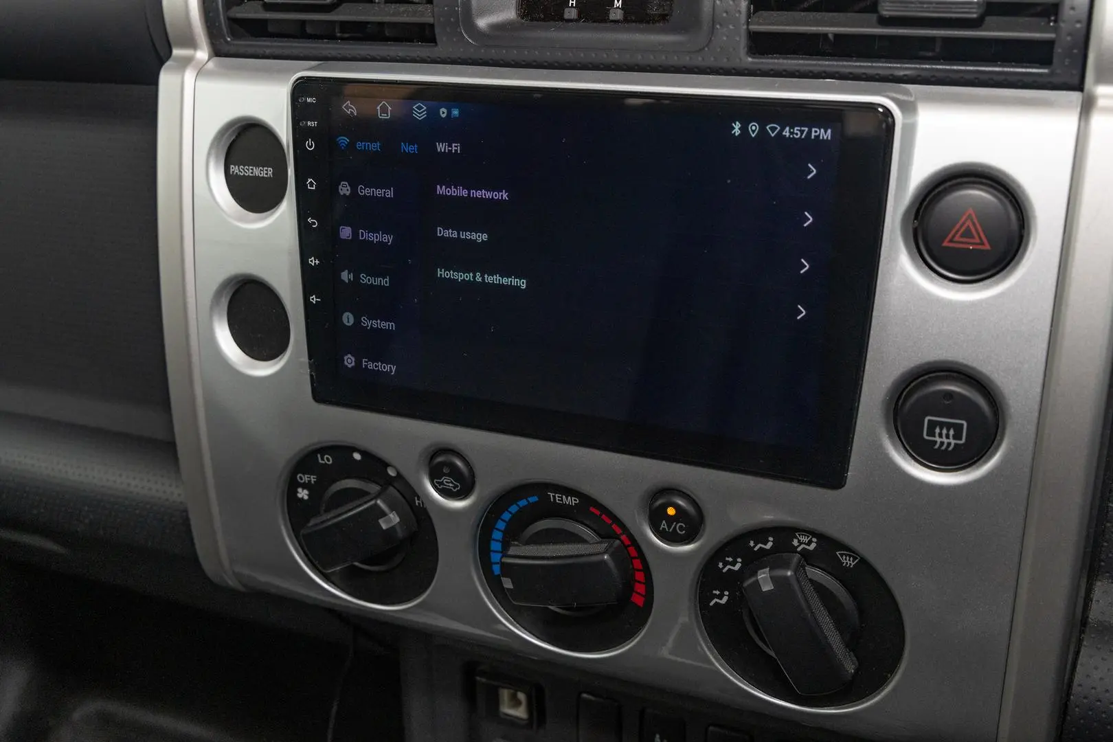 2011 Toyota FJ Cruiser Gallery Image 16