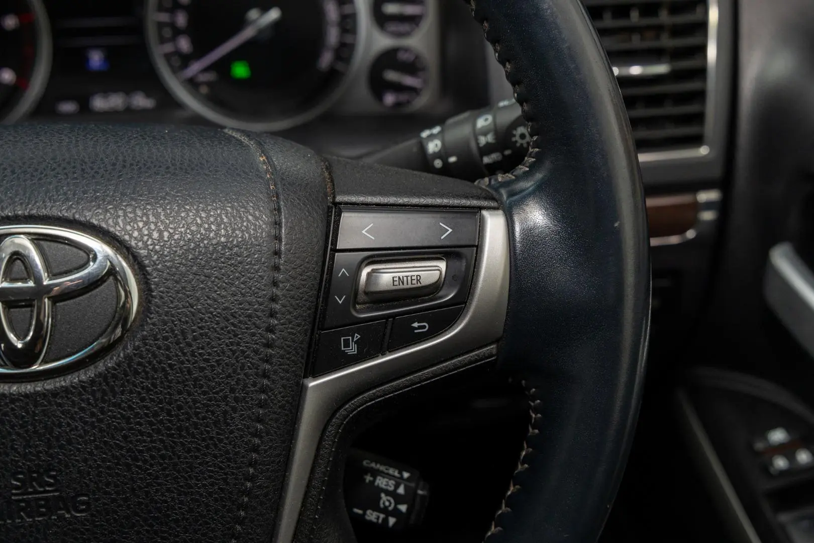 2018 Toyota Landcruiser Gallery Image 12