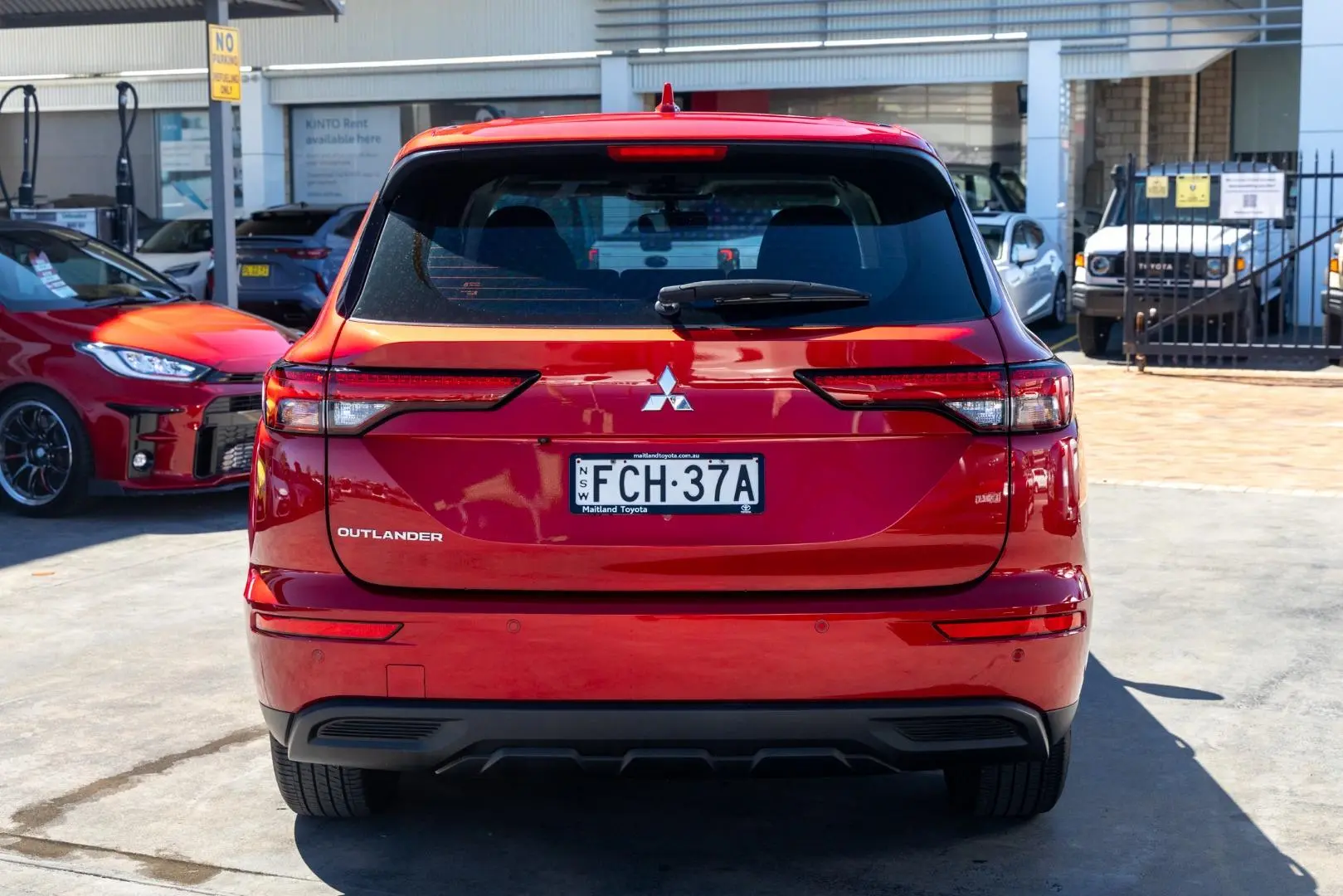 2023 Mitsubishi Outlander Gallery Image 5