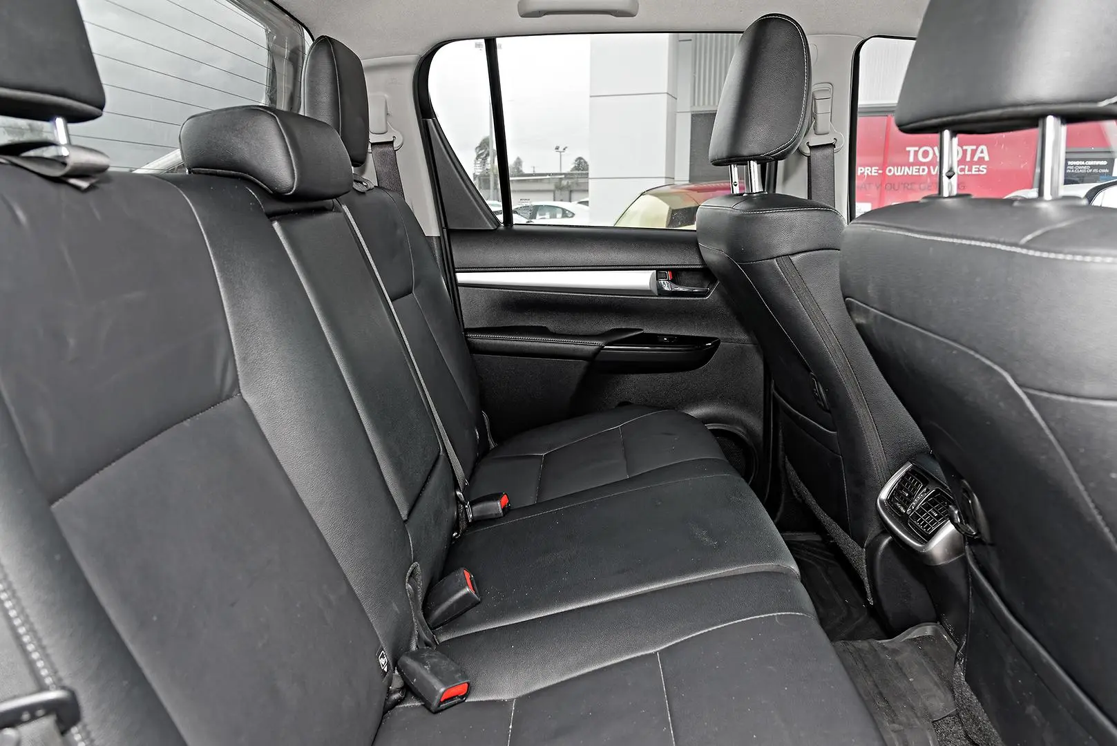 2021 Toyota Hilux Gallery Image 9