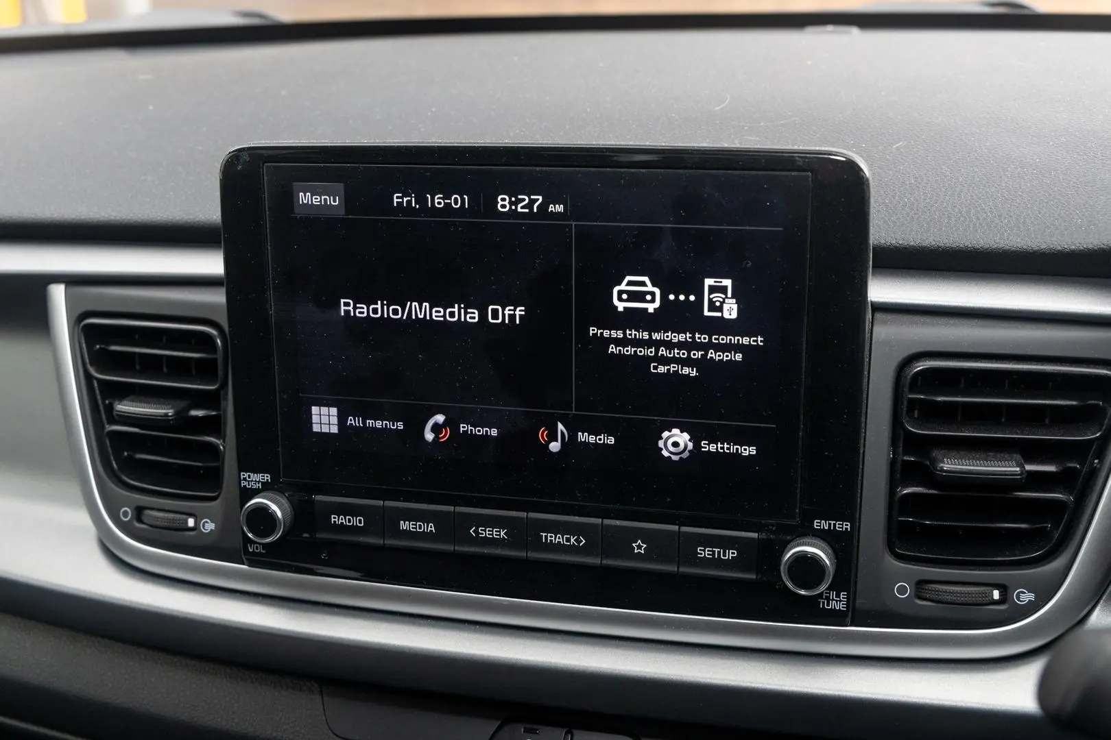 2023 Kia Rio Gallery Image 14