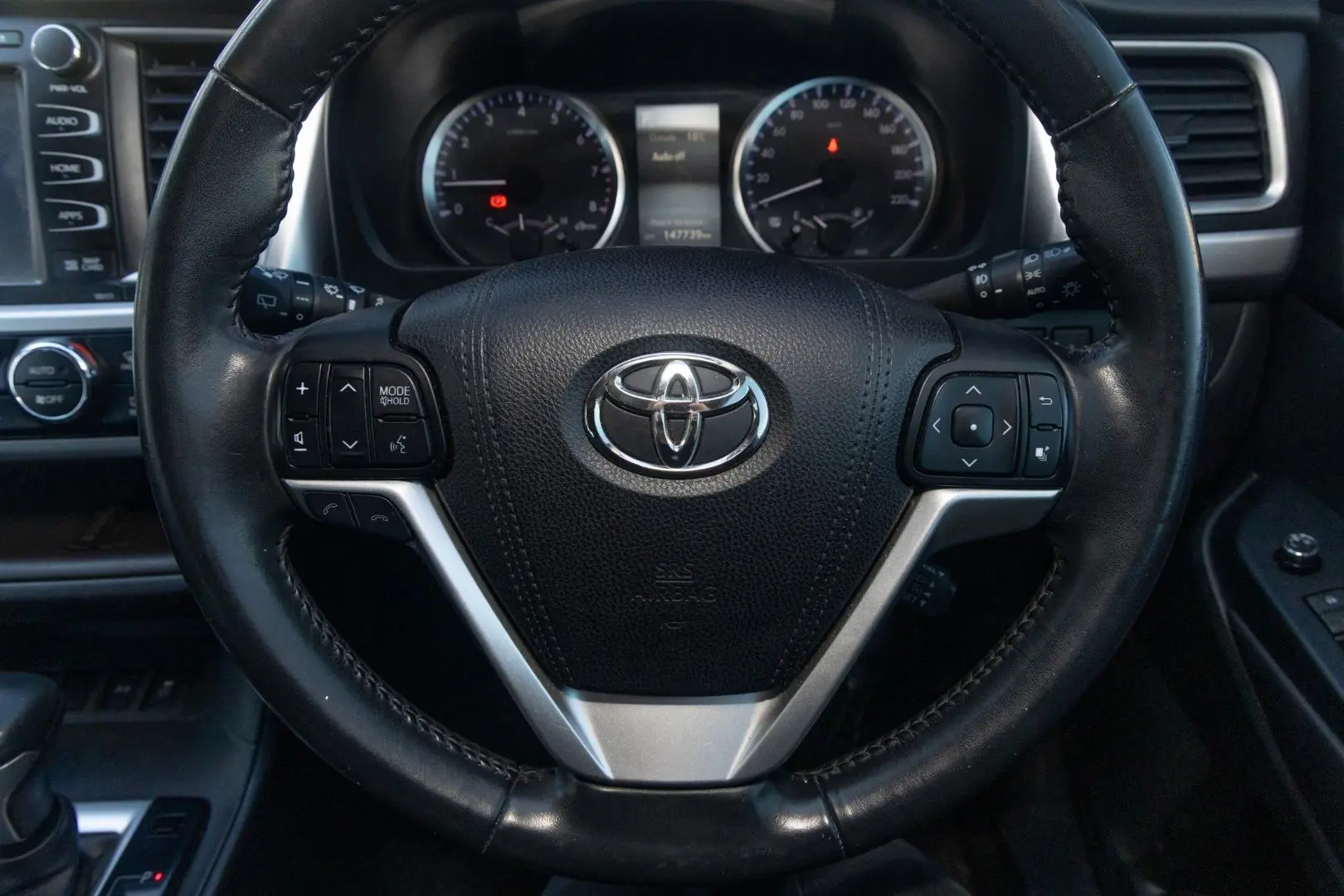 2017 Toyota Kluger Gallery Image 11