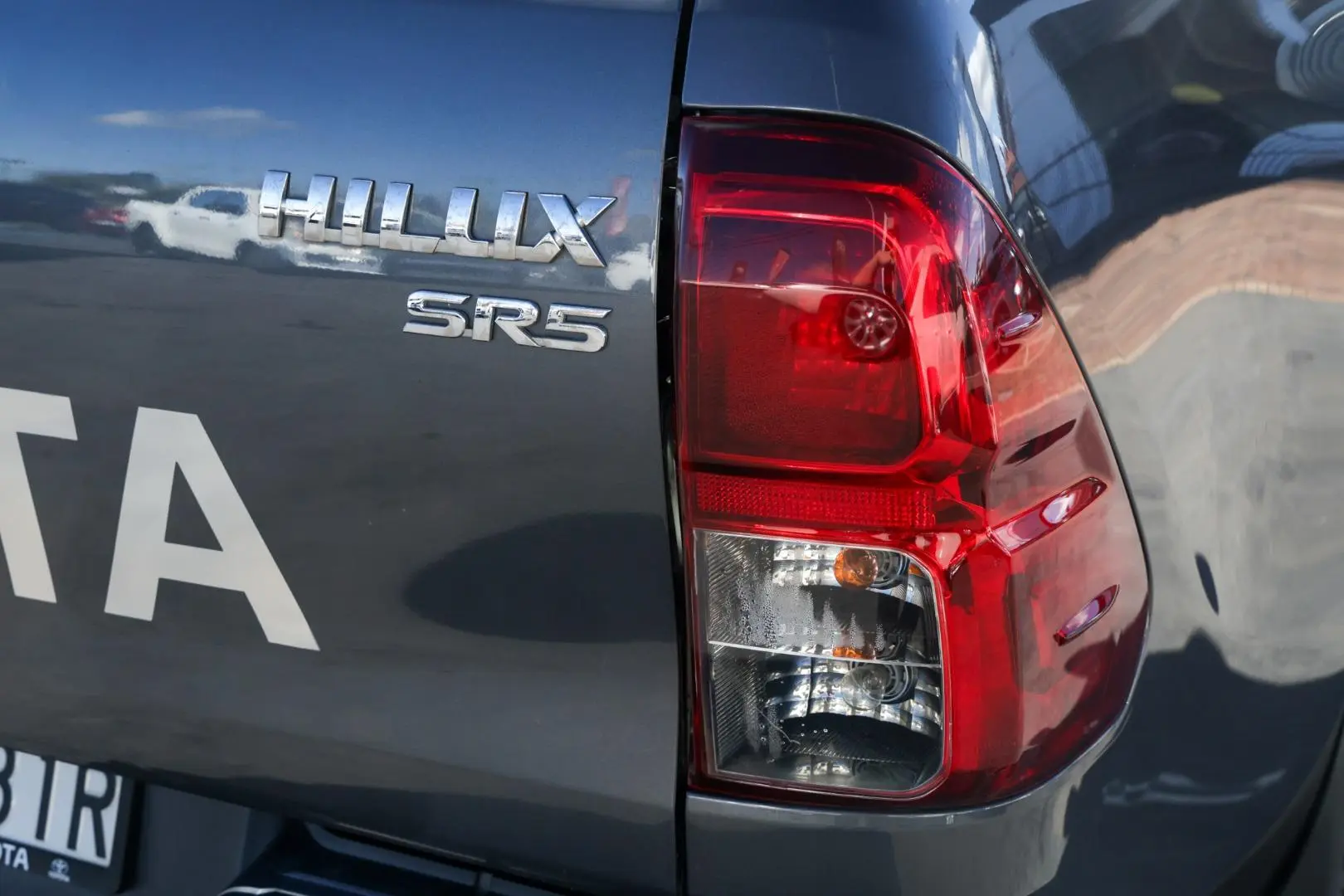 2017 Toyota Hilux Gallery Image 21