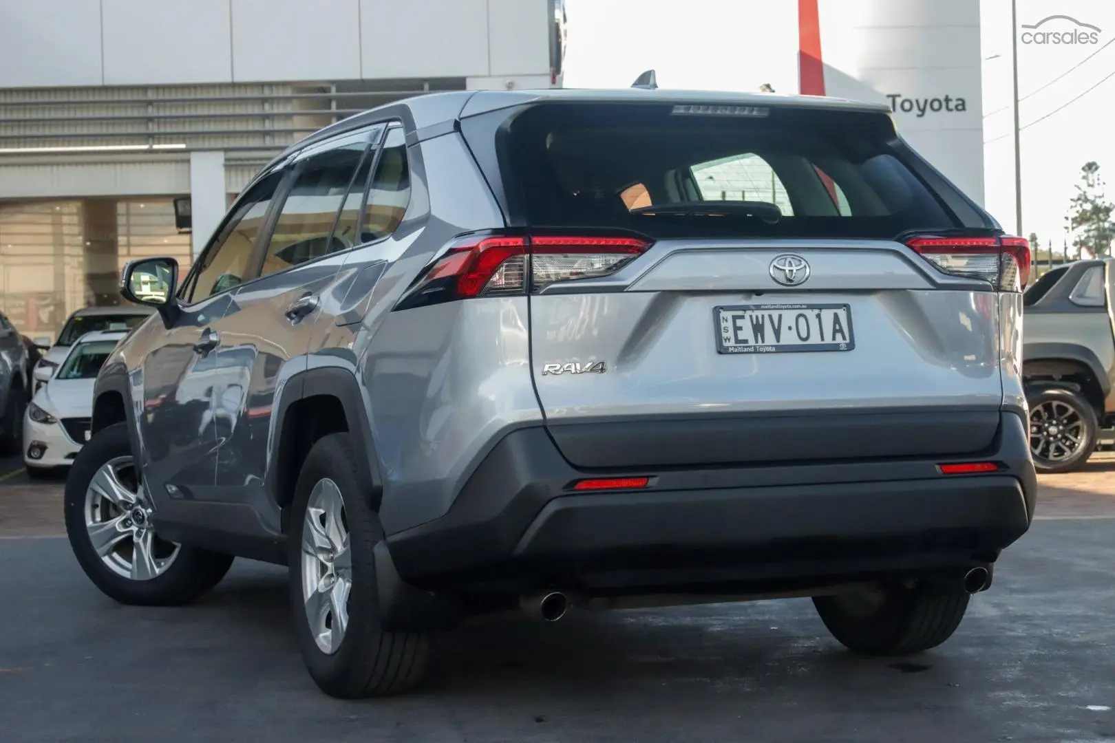 2019 Toyota RAV4 Image 2