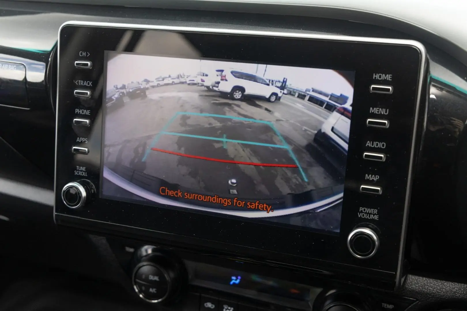 2022 Toyota Hilux Gallery Image 15