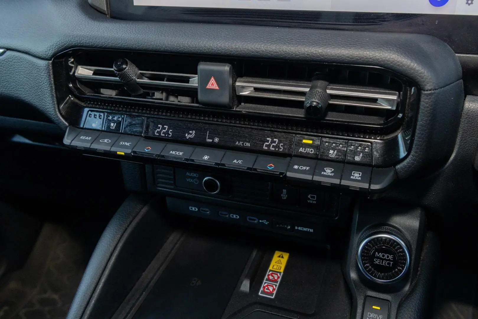 2024 Toyota Landcruiser Prado Gallery Image 17