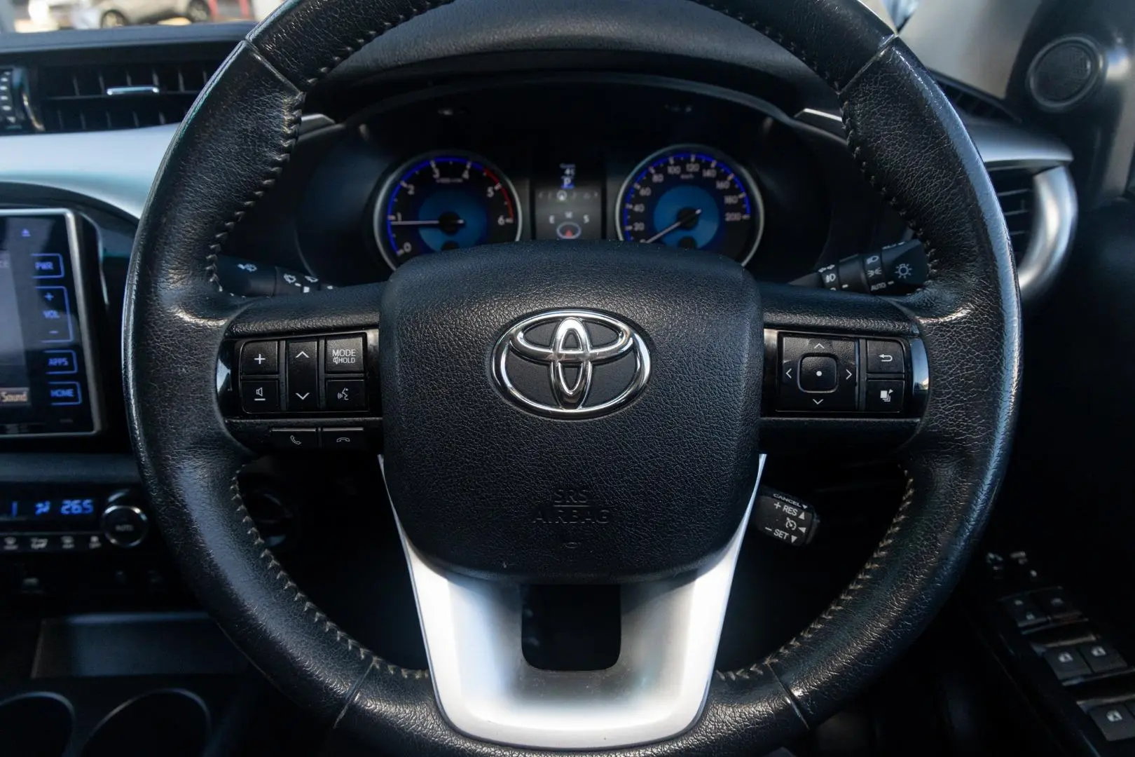 2017 Toyota Hilux Gallery Image 10