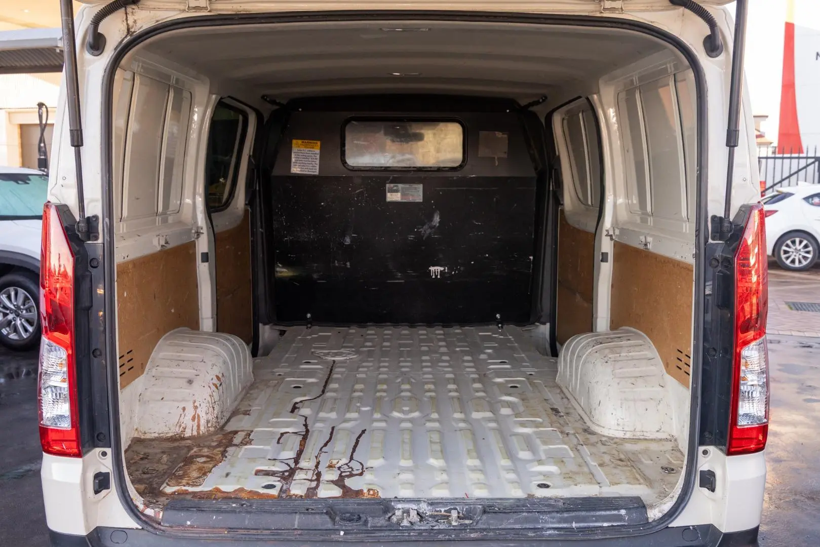 2023 Toyota Hiace Gallery Image 19