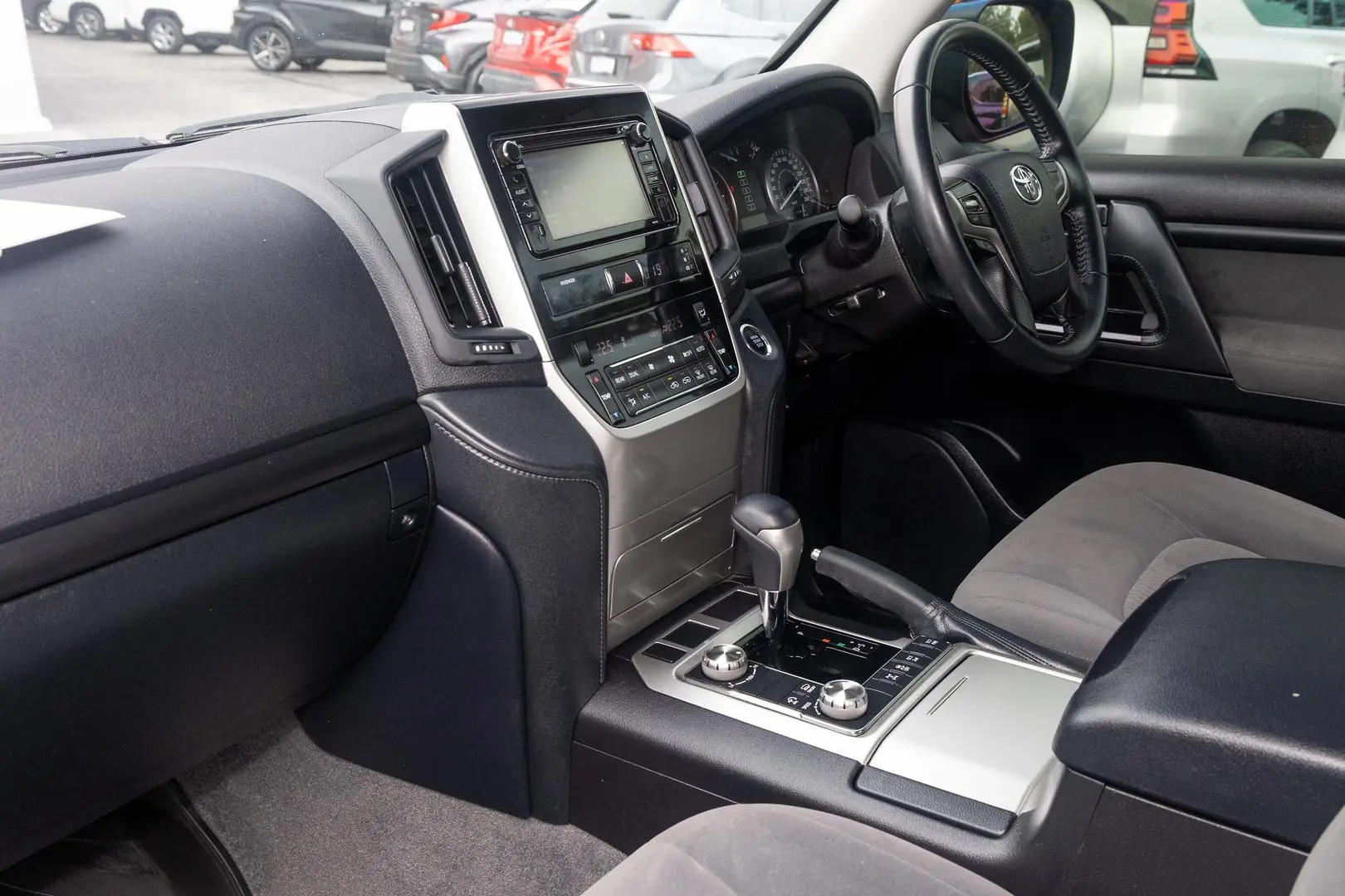 2018 Toyota Landcruiser Gallery Image 8
