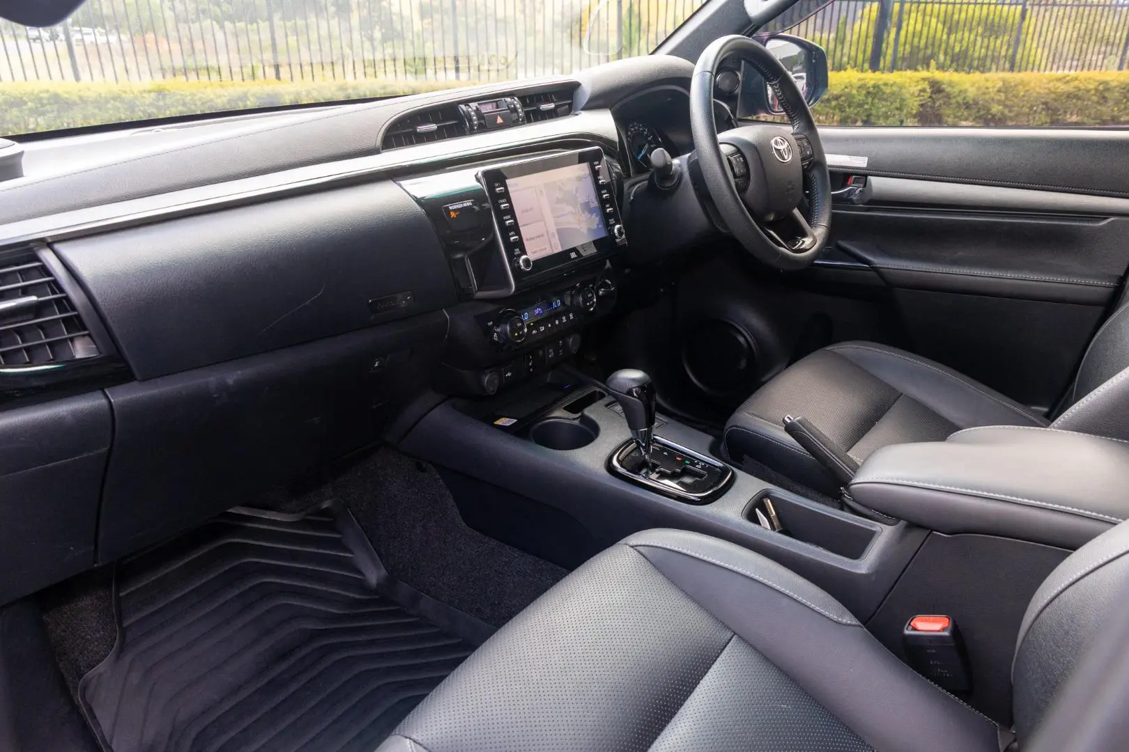 2024 Toyota Hilux Gallery Image 8