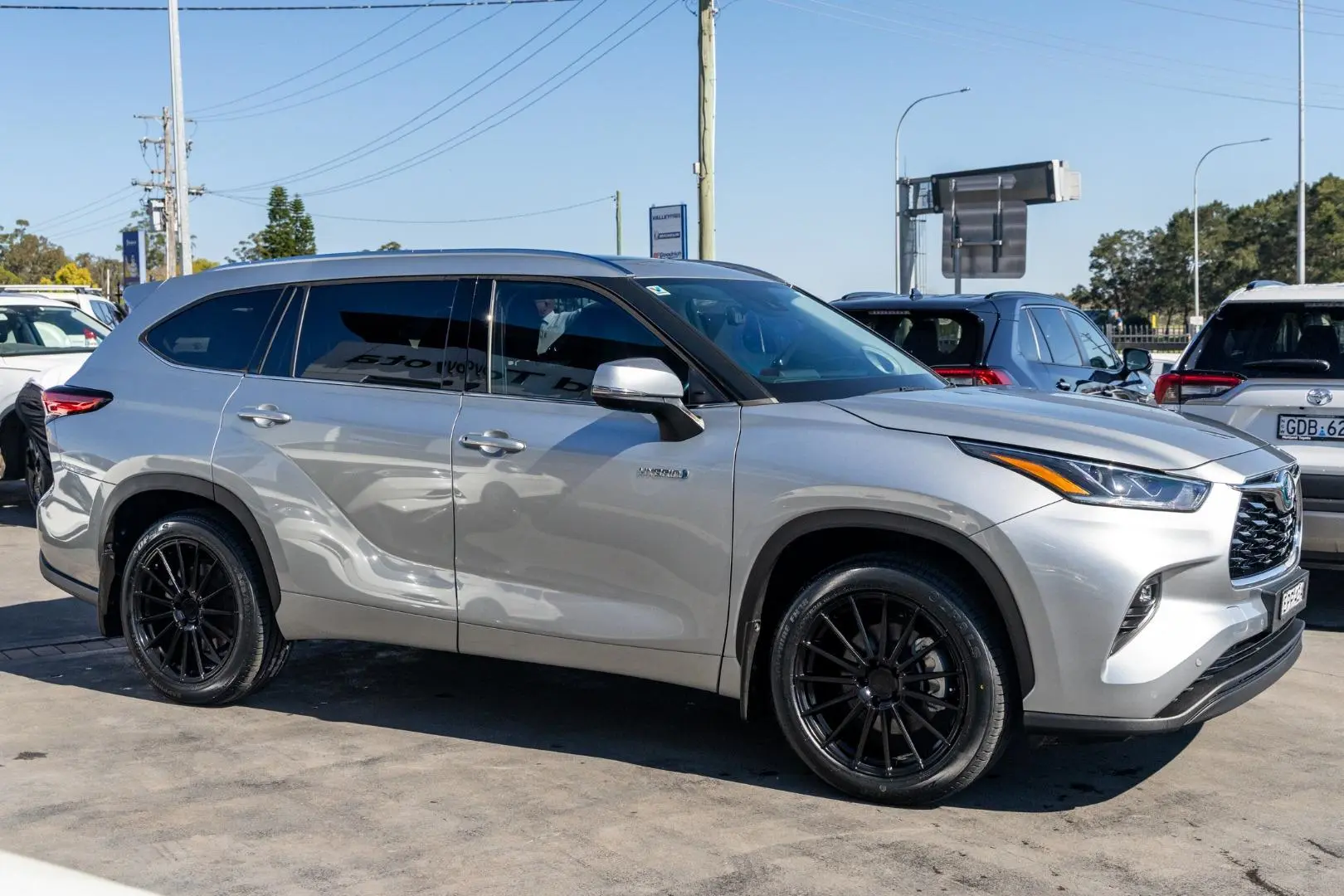 2021 Toyota Kluger Gallery Image 3
