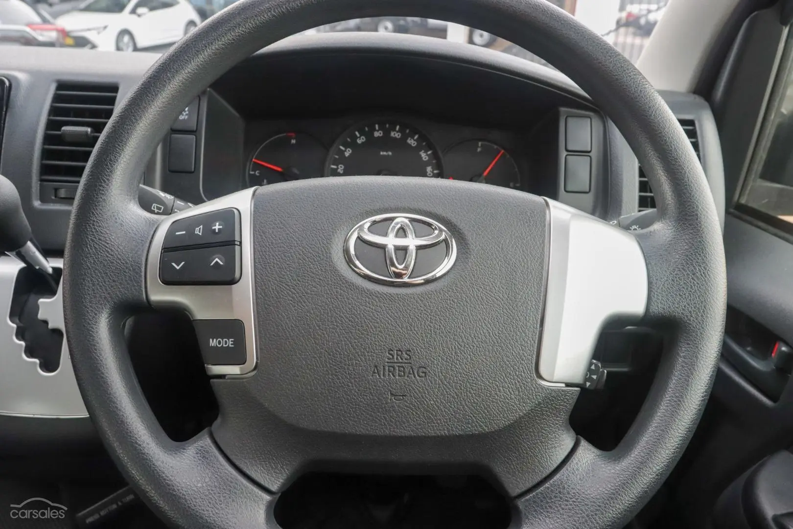 2019 Toyota Hiace Image 11