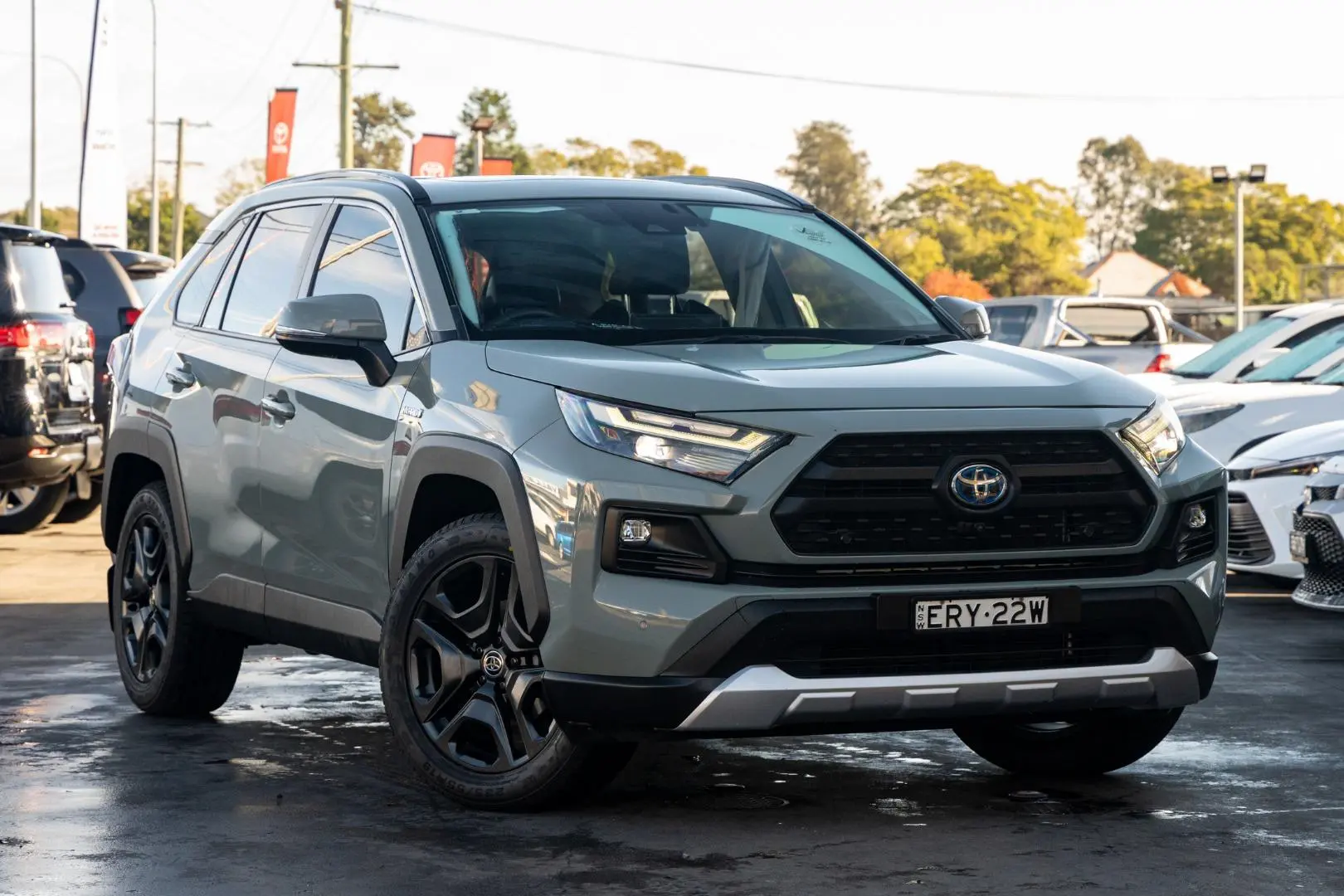 2022 Toyota RAV4 Gallery Image 1