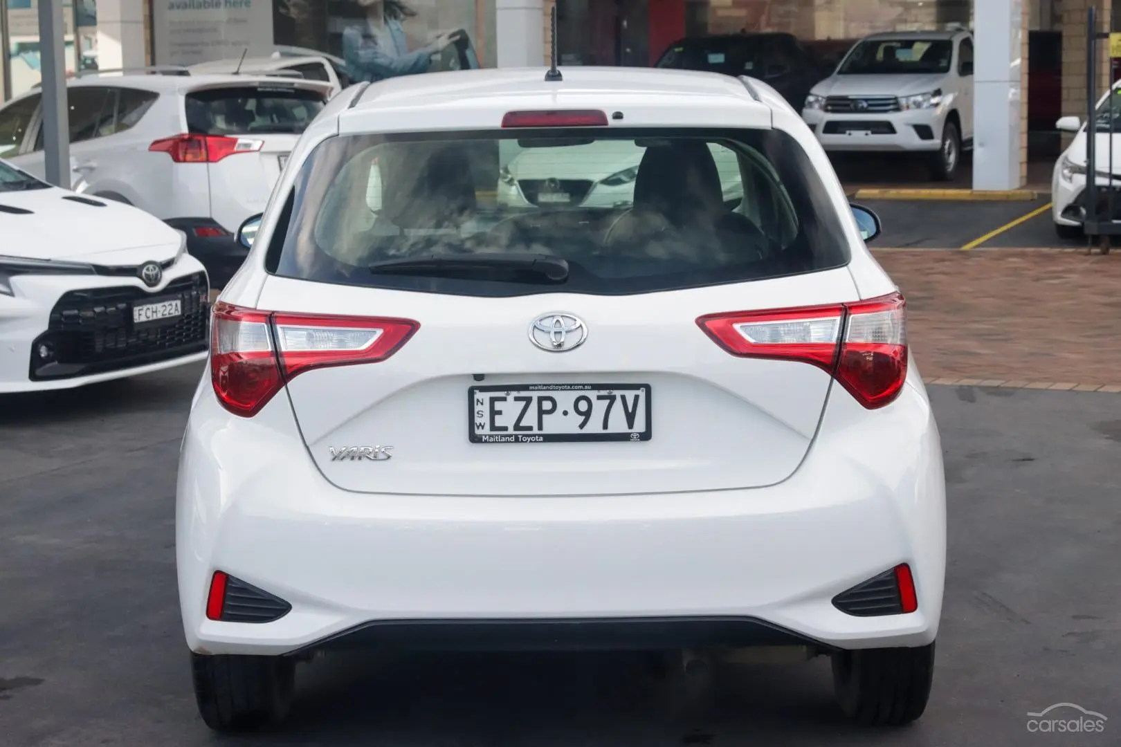 2017 Toyota Yaris Image 5