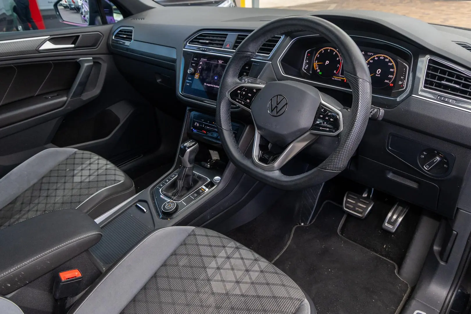 2023 Volkswagen Tiguan Gallery Image 7