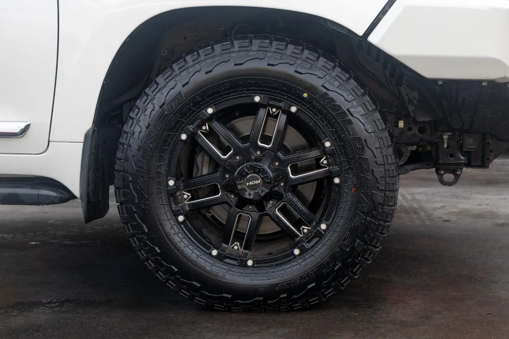 2019 Toyota Landcruiser Gallery Image 23