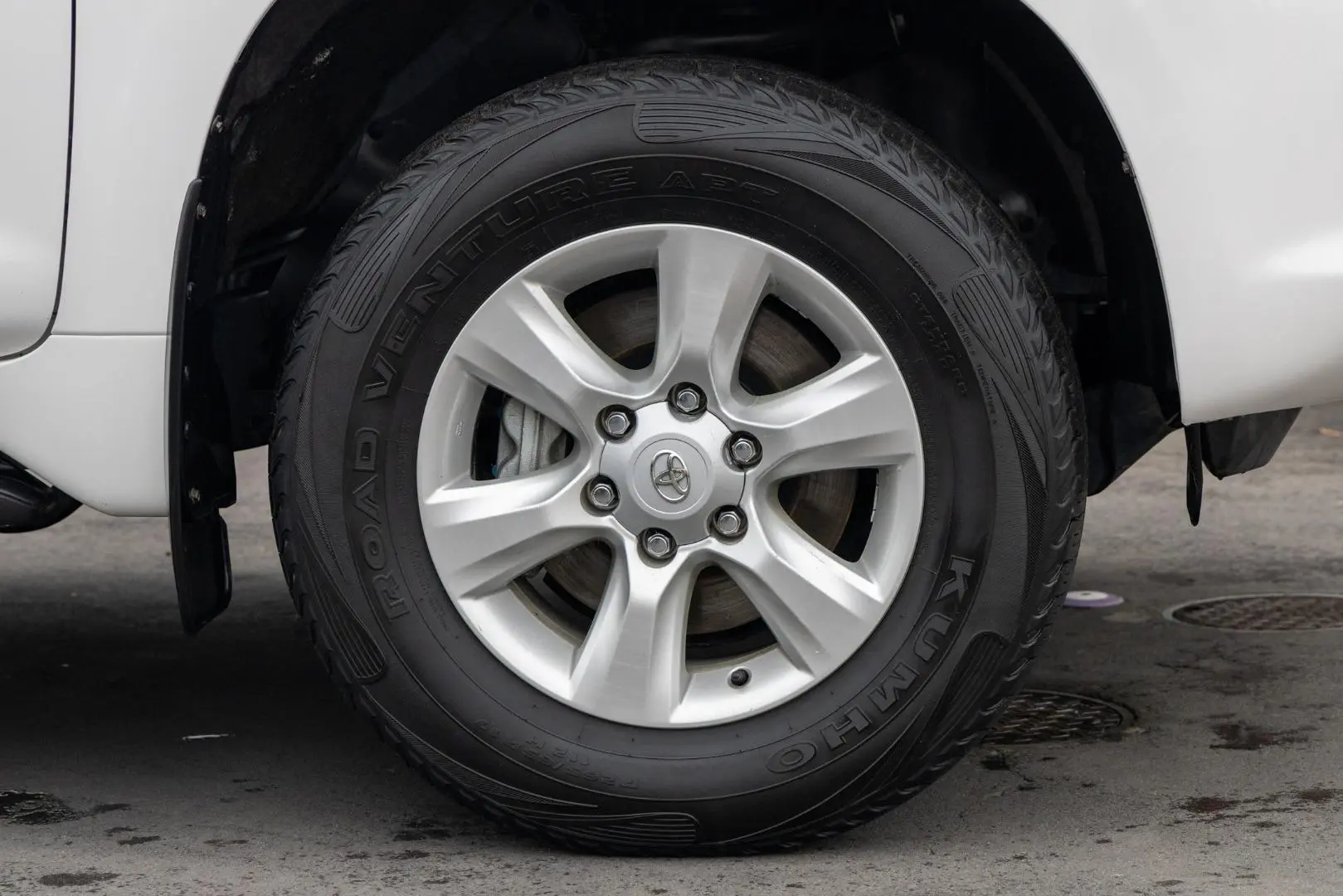 2011 Toyota Landcruiser Prado Gallery Image 23