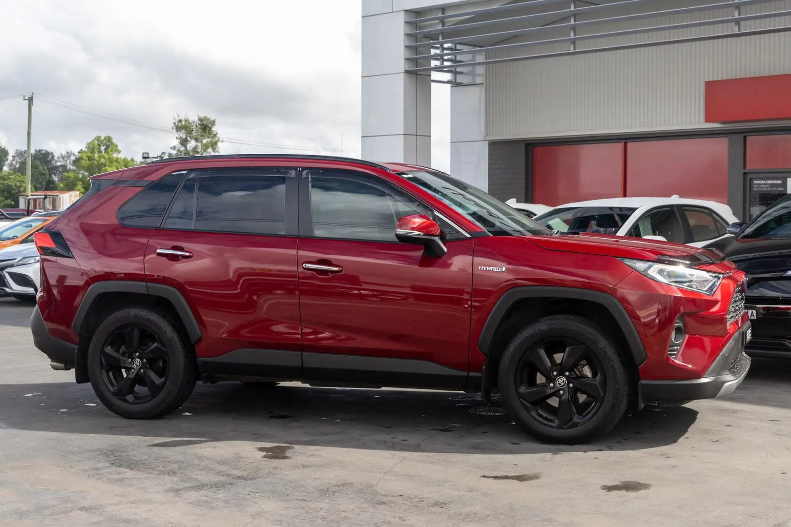 2020 Toyota RAV4 Gallery Image 3