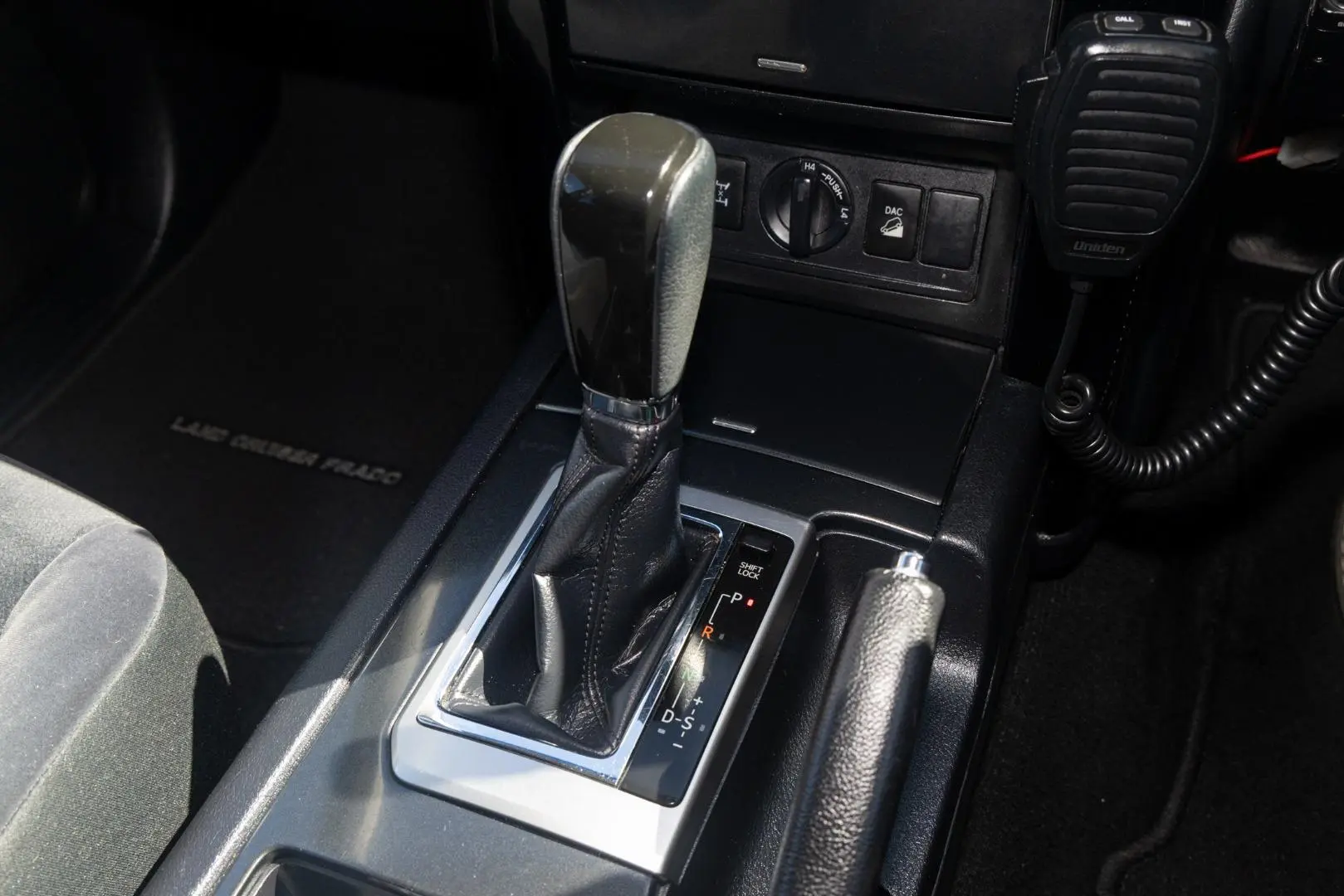 2017 Toyota Landcruiser Prado Gallery Image 16