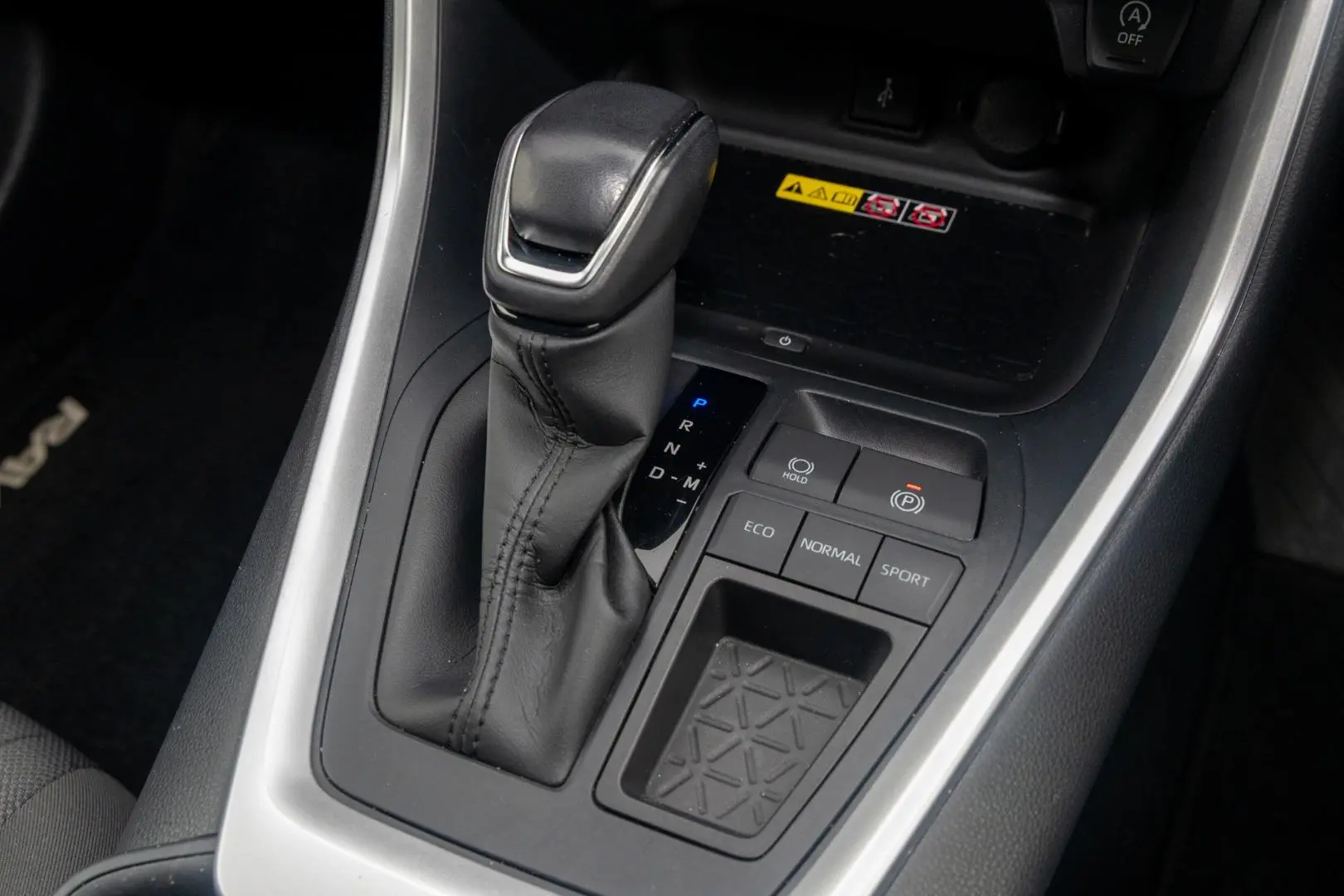 2022 Toyota RAV4 Gallery Image 17