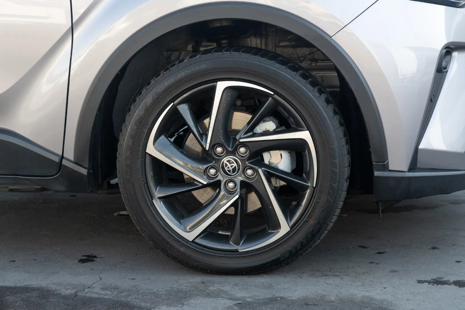2022 Toyota C-HR Gallery Image 23