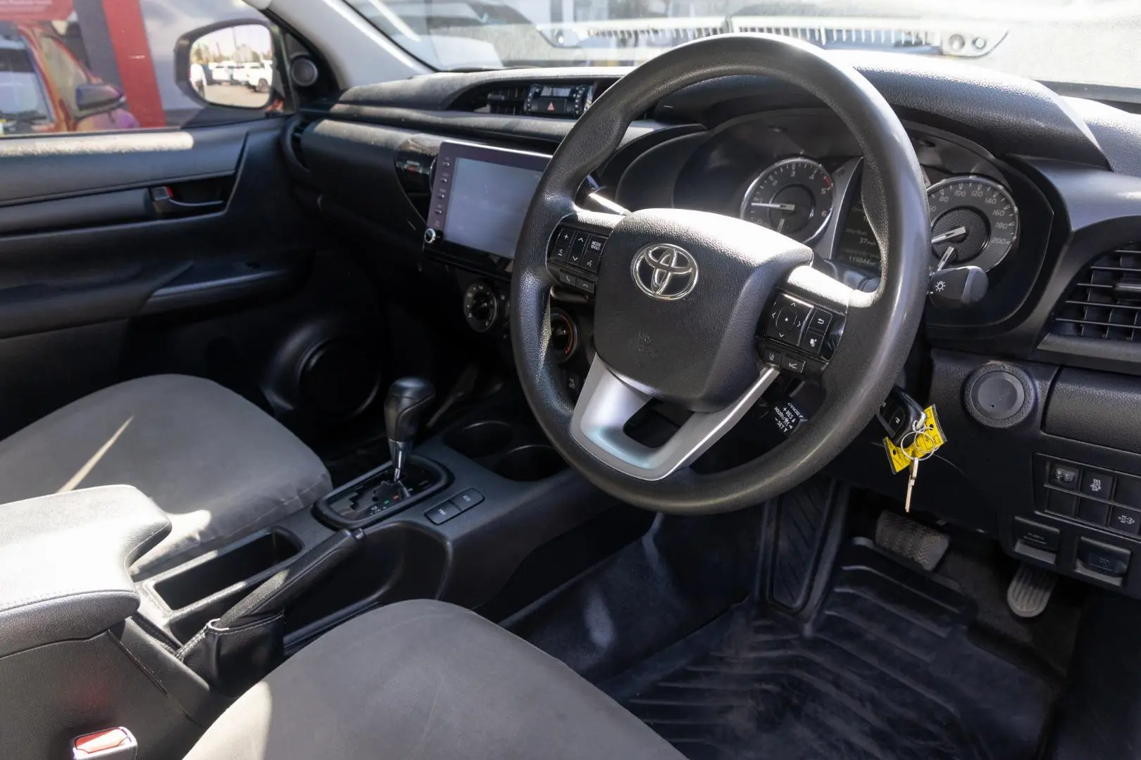 2022 Toyota Hilux Gallery Image 7