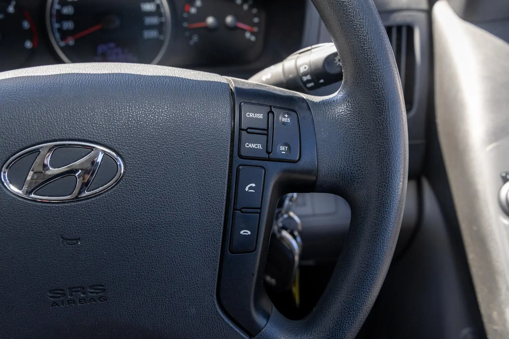 2020 Hyundai iLoad Gallery Image 12