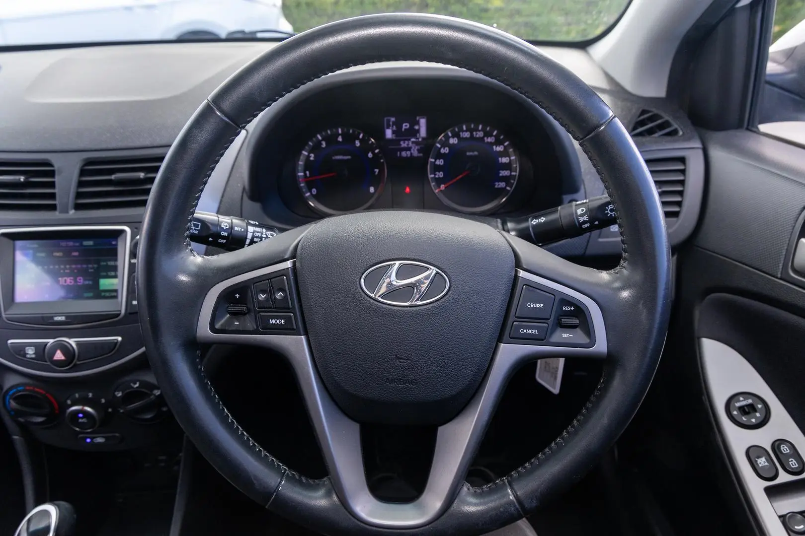 2018 Hyundai Accent Gallery Image 10