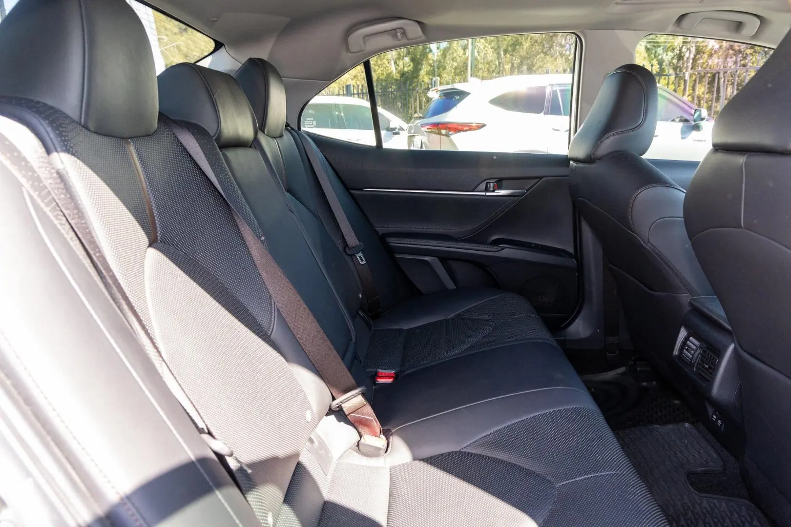 2018 Toyota Camry Gallery Image 9