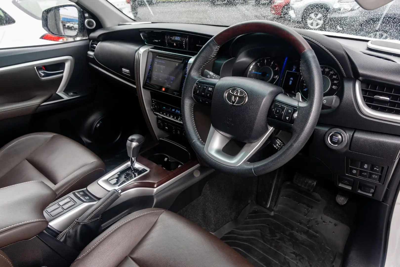 2018 Toyota Fortuner Gallery Image 7