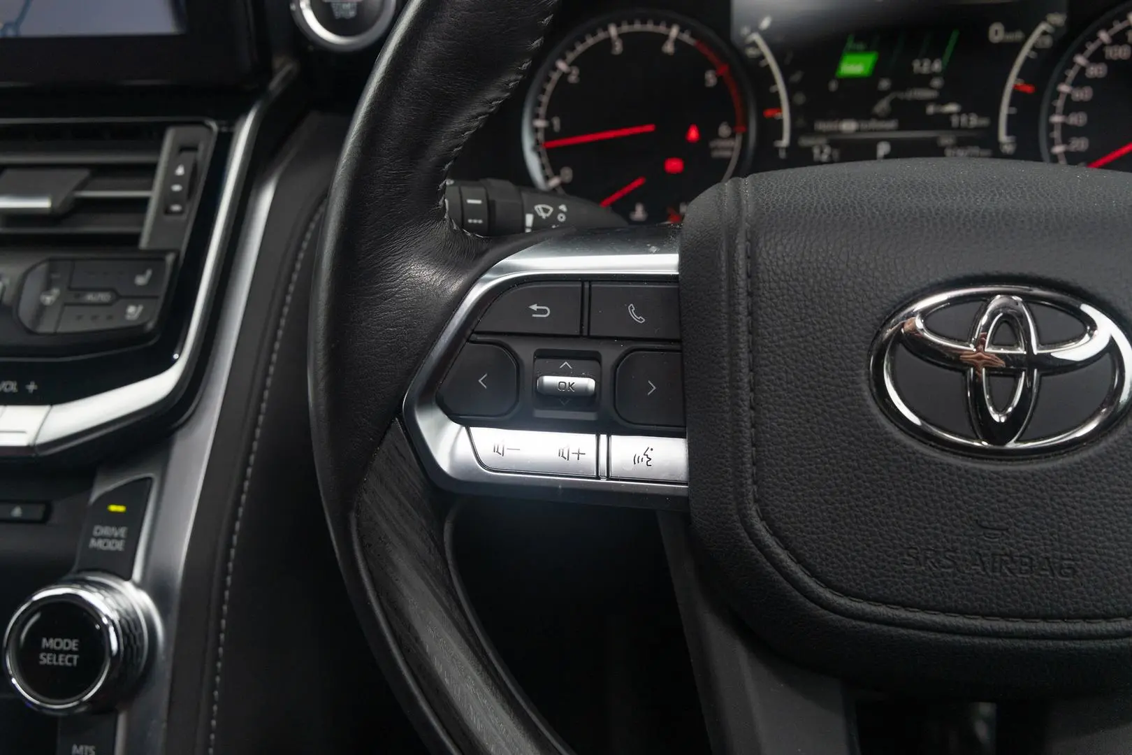 2022 Toyota Landcruiser Gallery Image 12