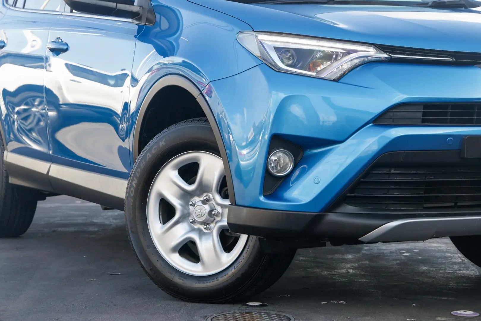 2018 Toyota RAV4 Image 6