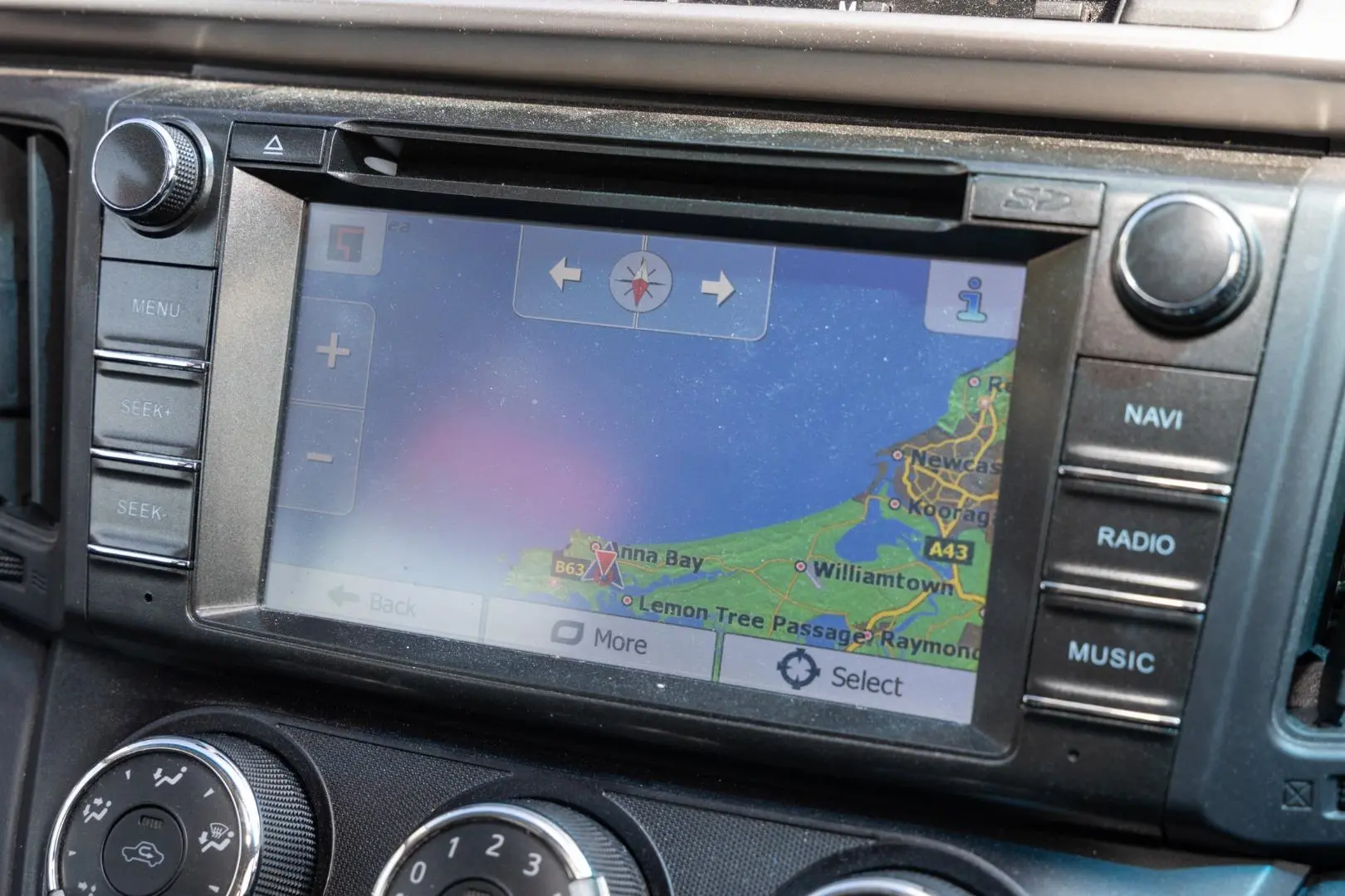 2016 Toyota RAV4 Gallery Image 14