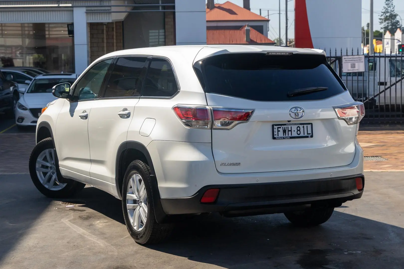 2015 Toyota Kluger Gallery Image 2