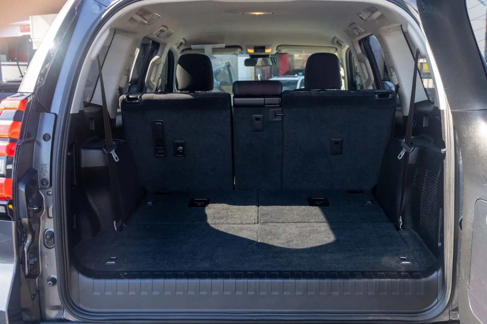 2018 Toyota Landcruiser Prado Gallery Image 18