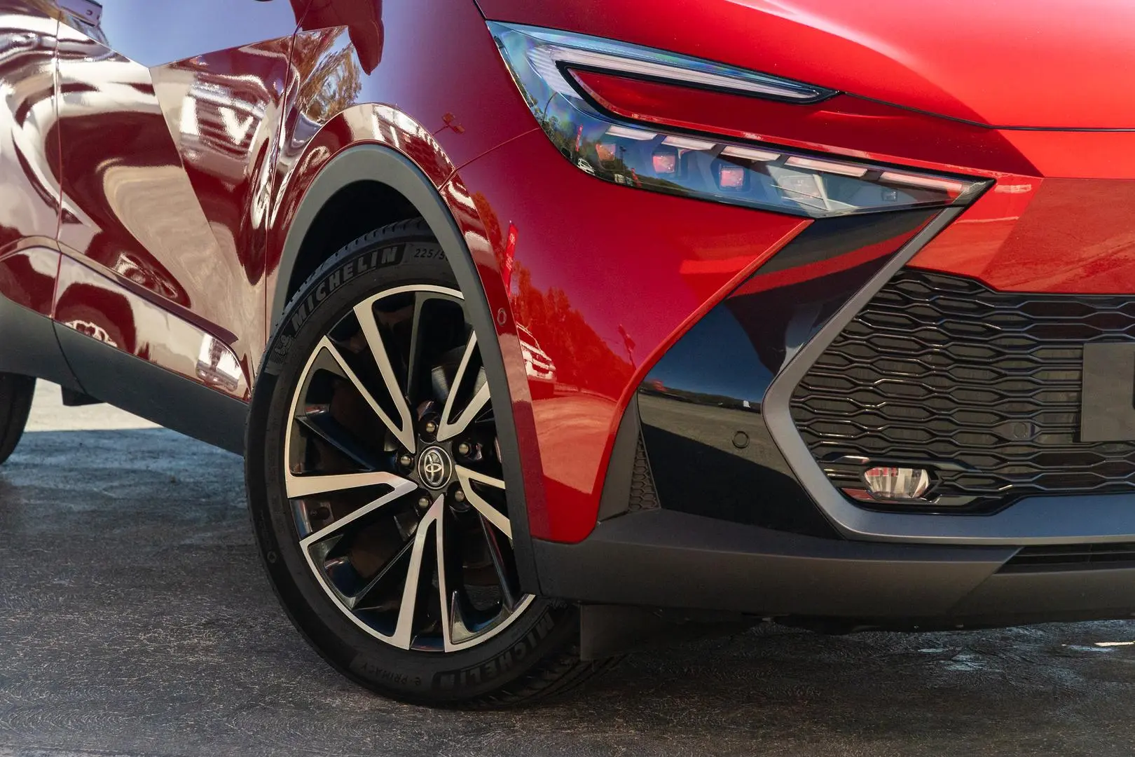2023 Toyota C-HR Gallery Image 6