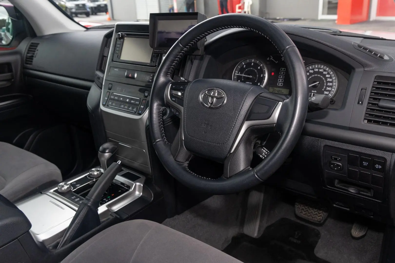 2018 Toyota Landcruiser Gallery Image 7