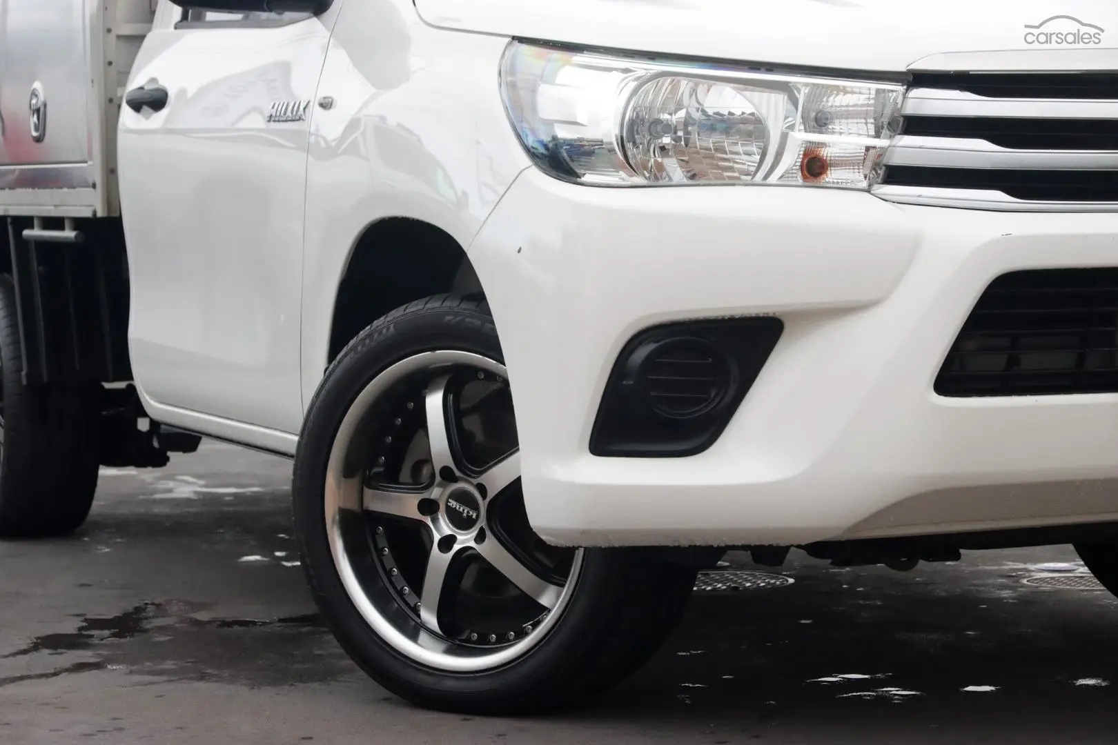 2017 Toyota Hilux Image 6