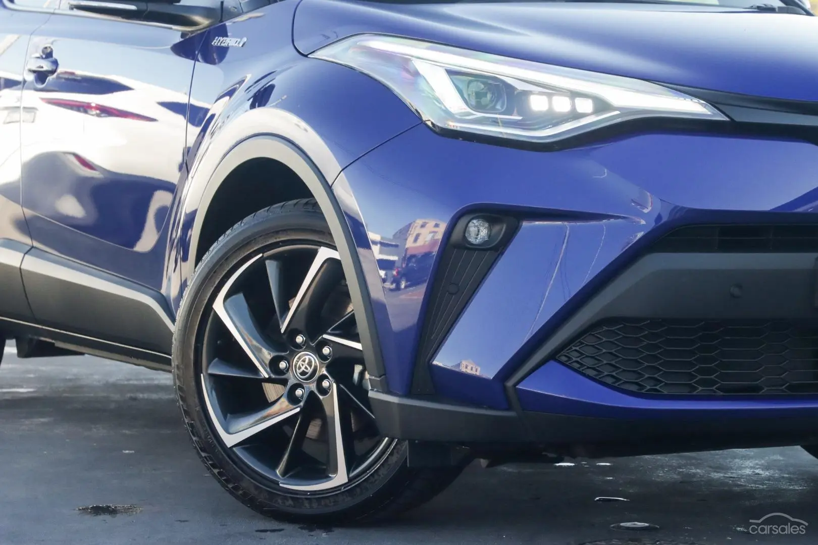 2023 Toyota C-HR Image 6