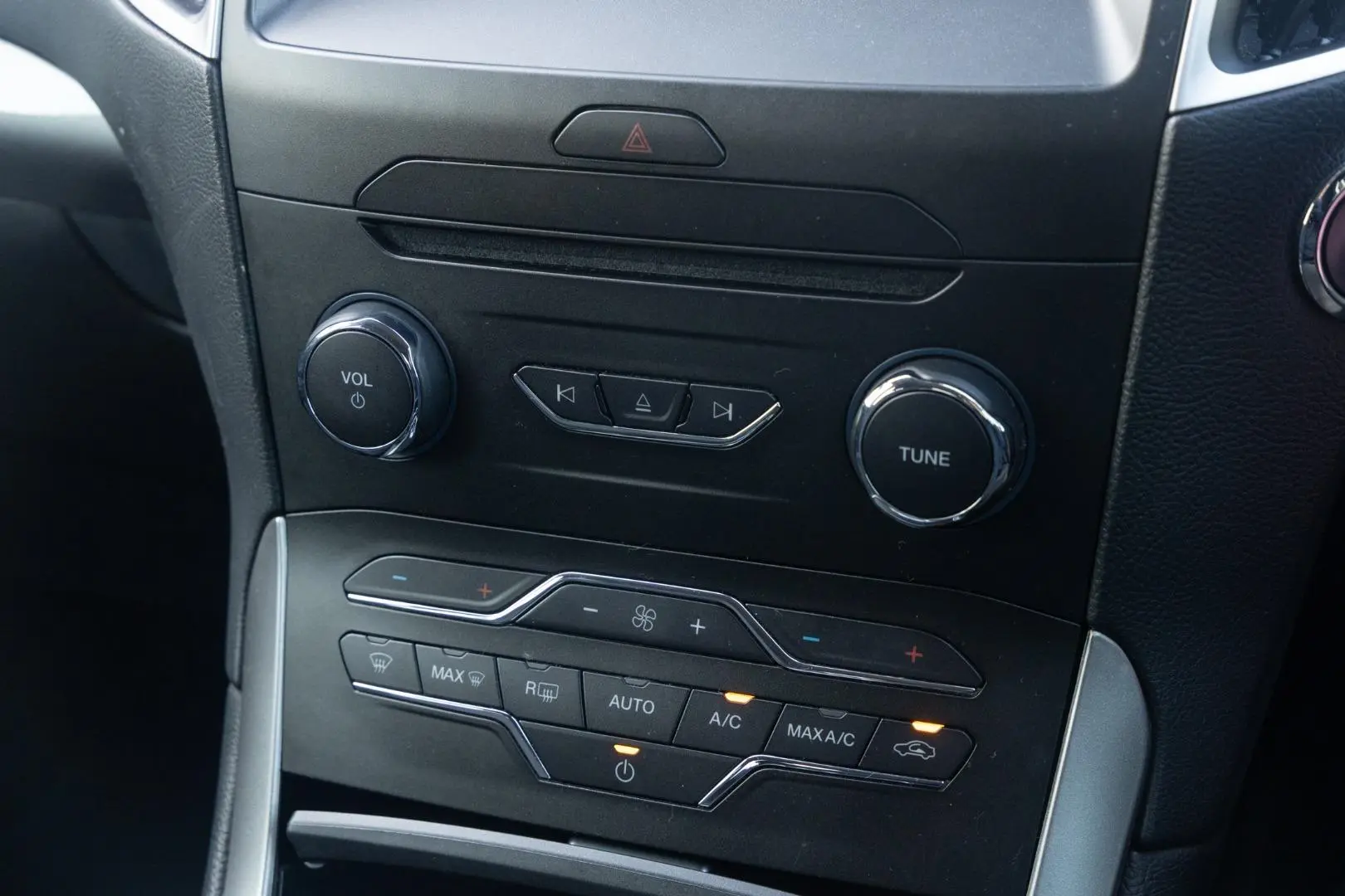 2018 Ford Endura Gallery Image 17