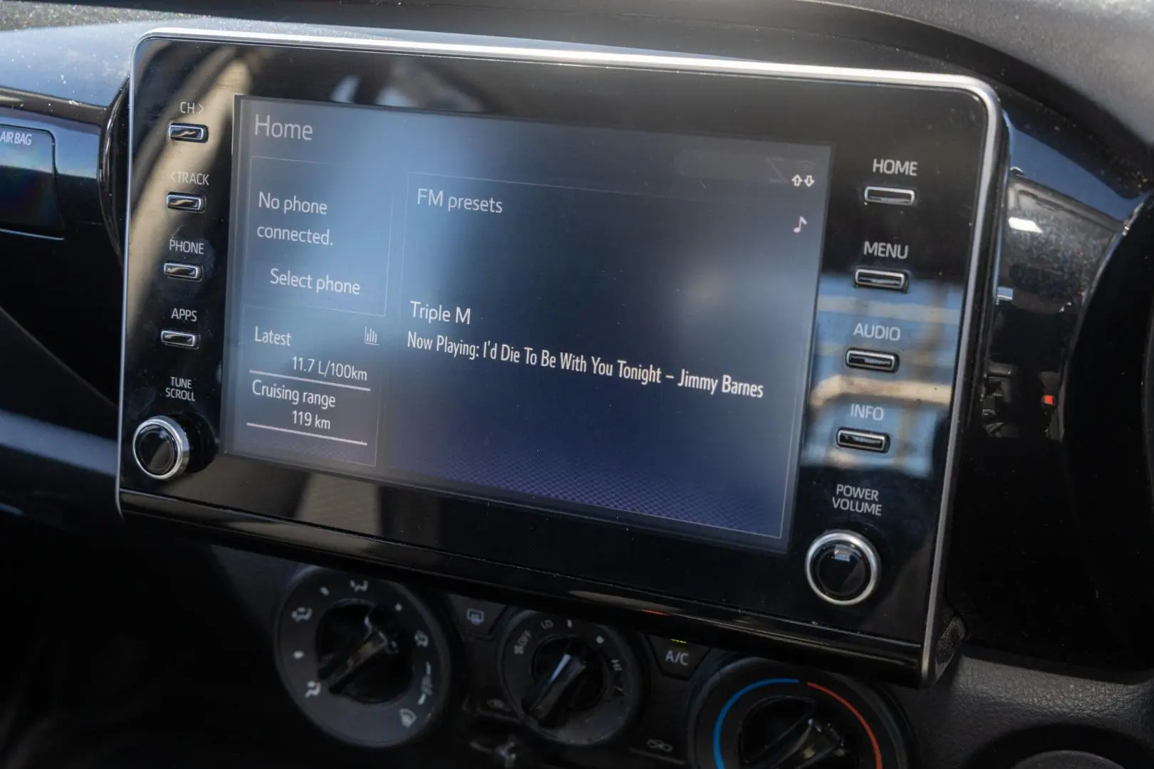 2021 Toyota Hilux Gallery Image 15