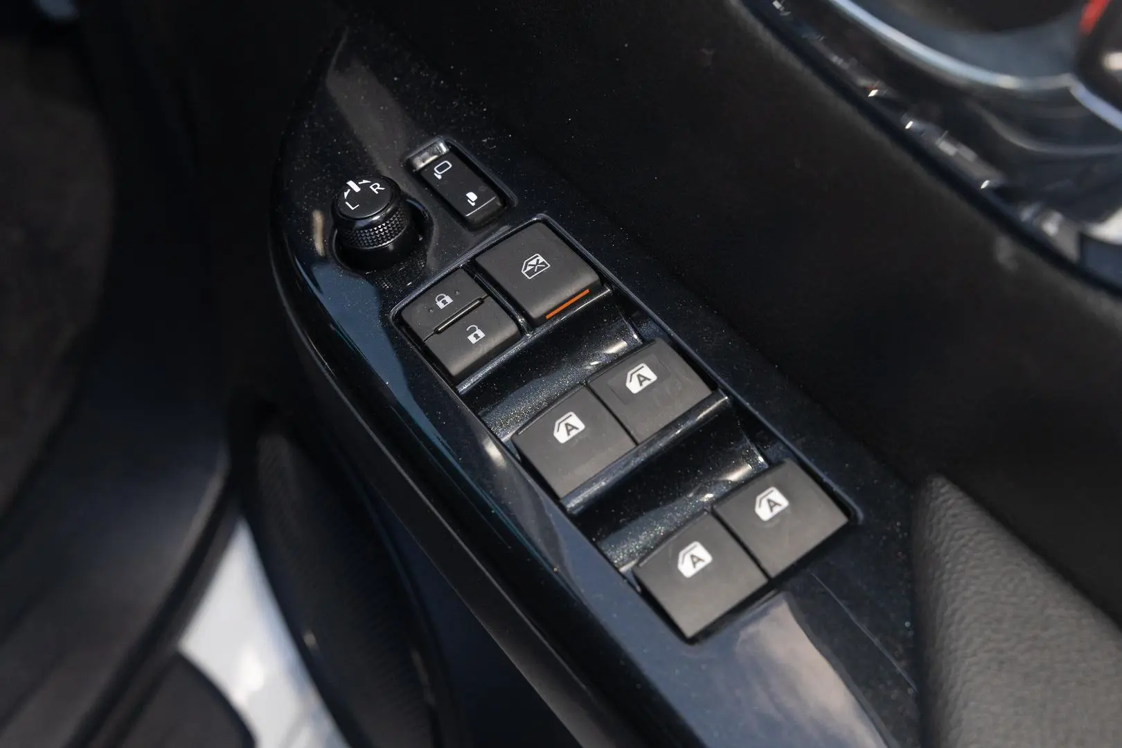 2024 Toyota Hilux Gallery Image 18