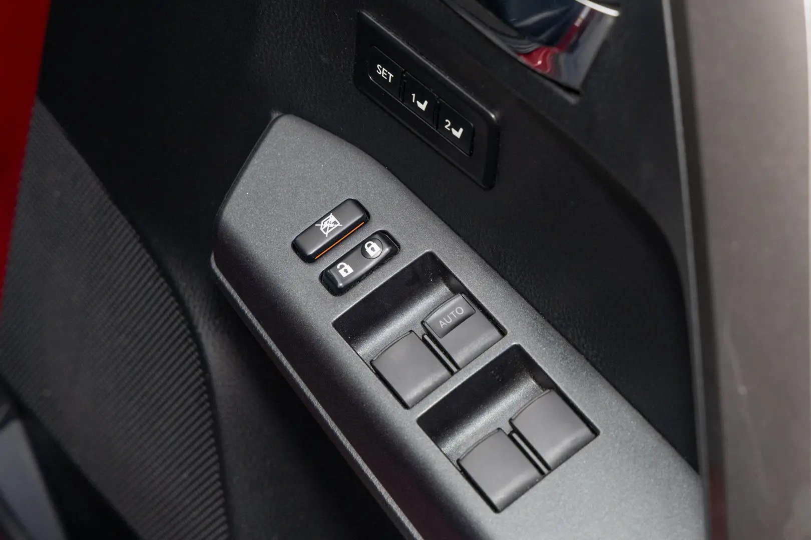 2018 Toyota RAV4 Gallery Image 17