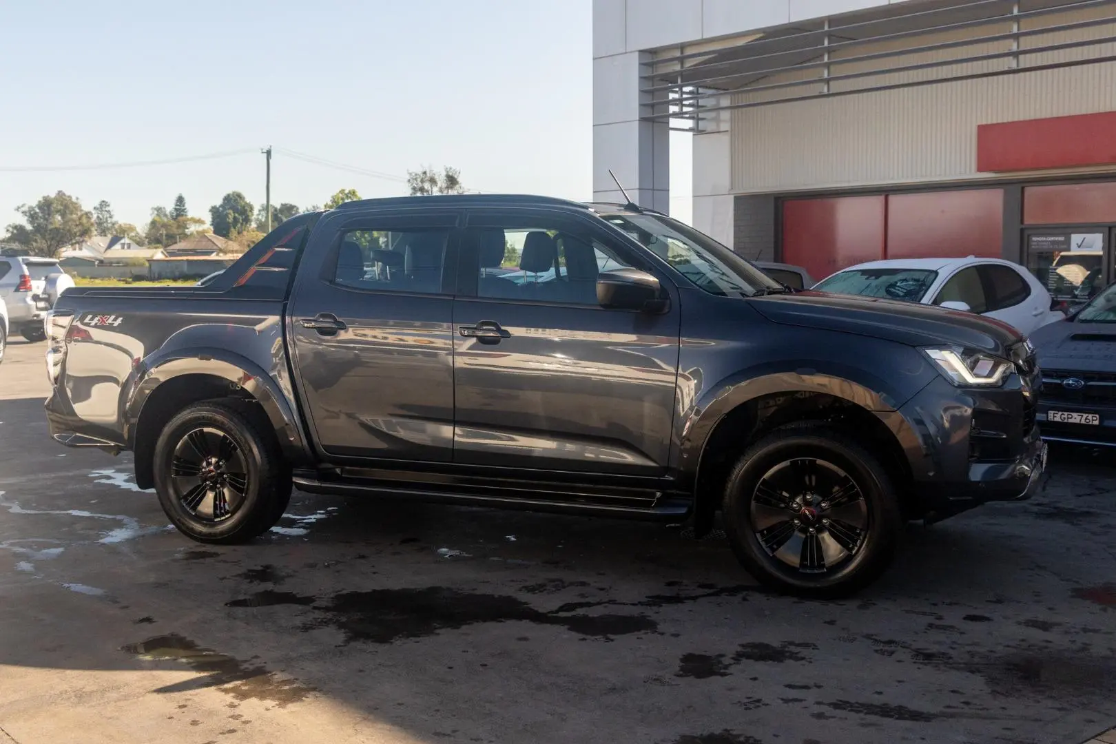 2022 Isuzu D-MAX Gallery Image 3