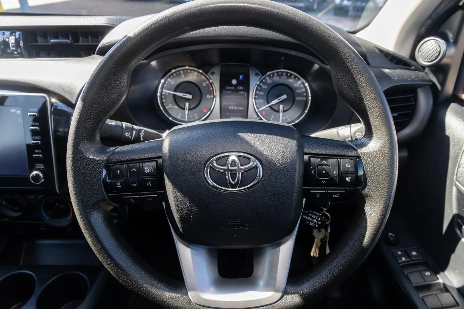 2022 Toyota Hilux Gallery Image 10