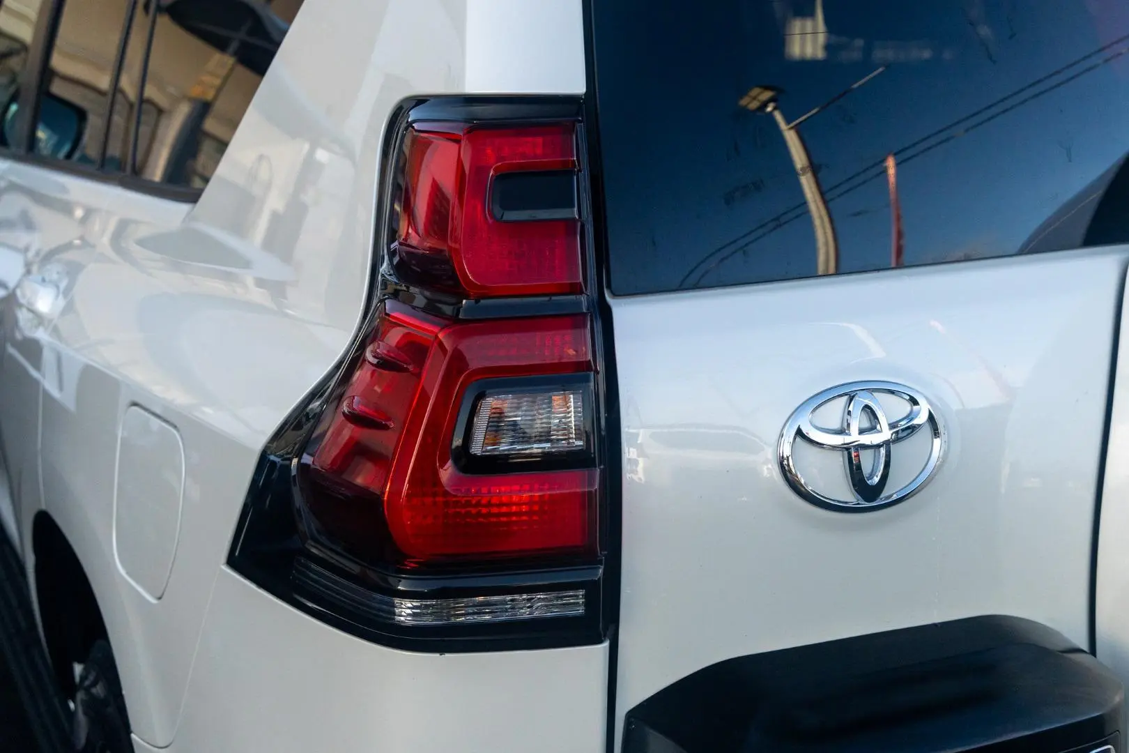 2018 Toyota Landcruiser Prado Gallery Image 20