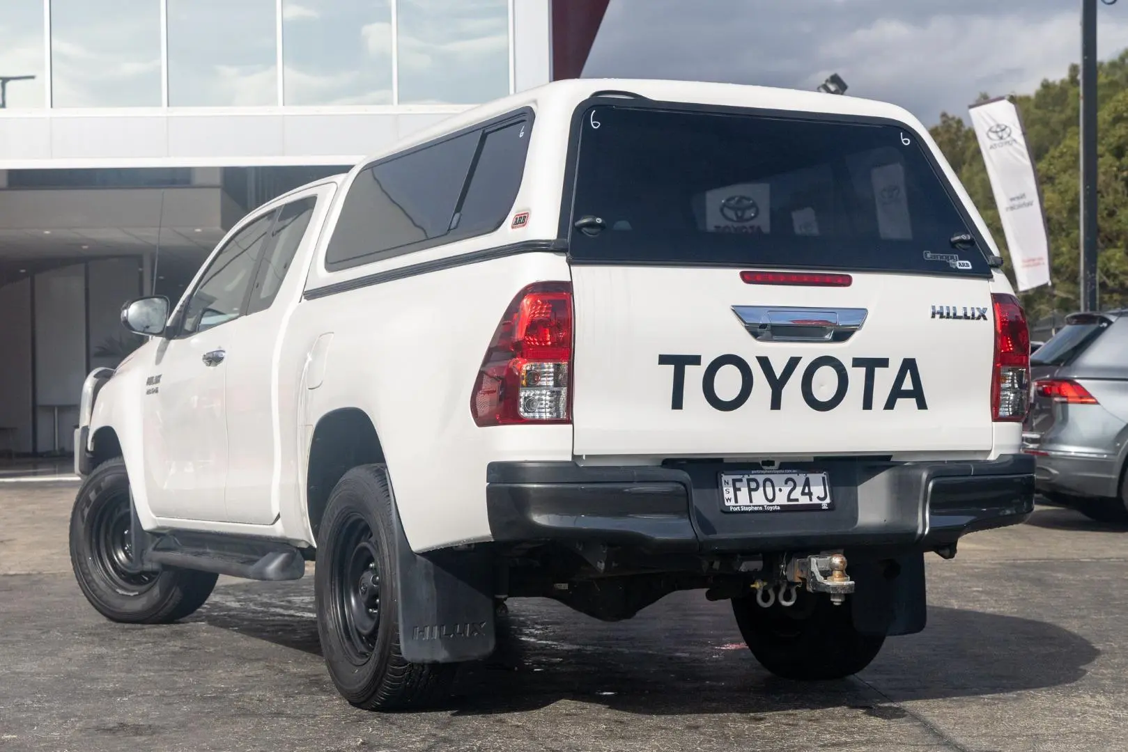 2017 Toyota Hilux Gallery Image 2